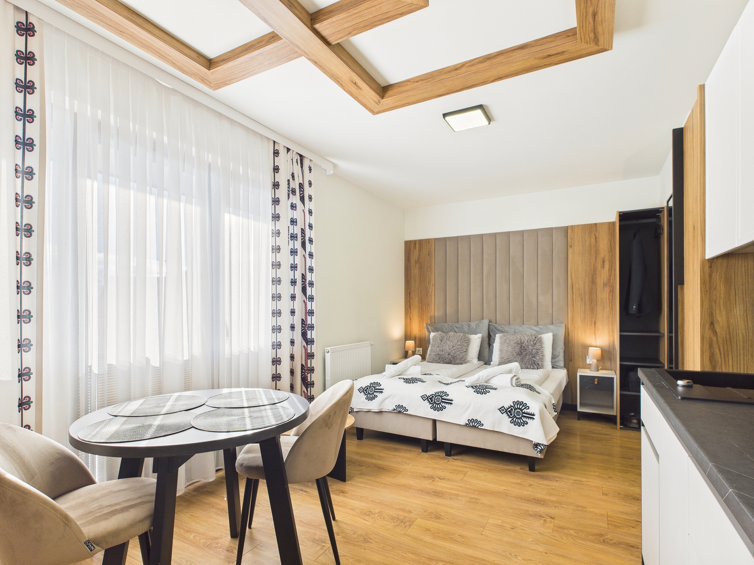 CAM05293G0-PR0021-STILL001