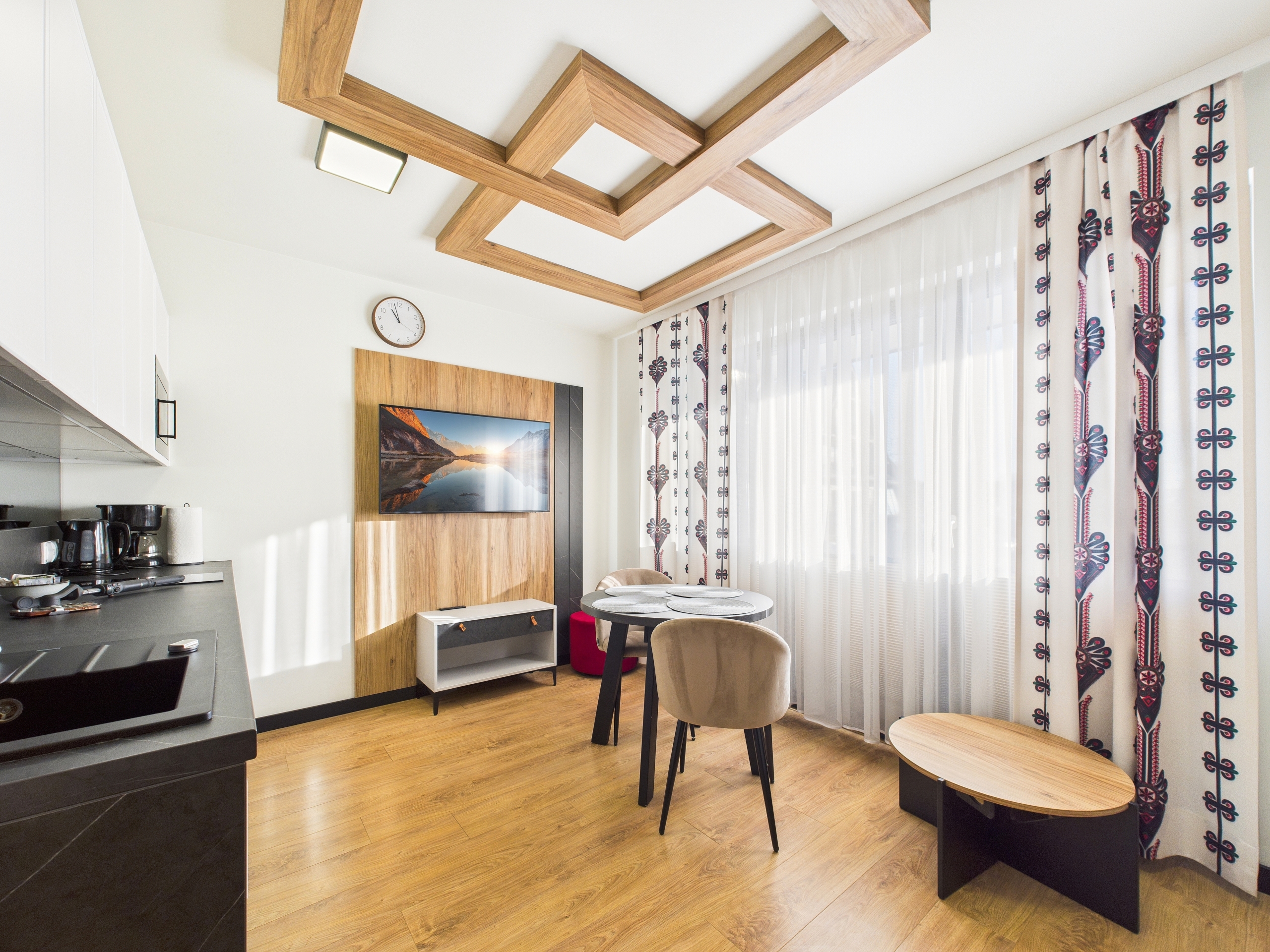 CAM05293G0-PR0021-STILL007