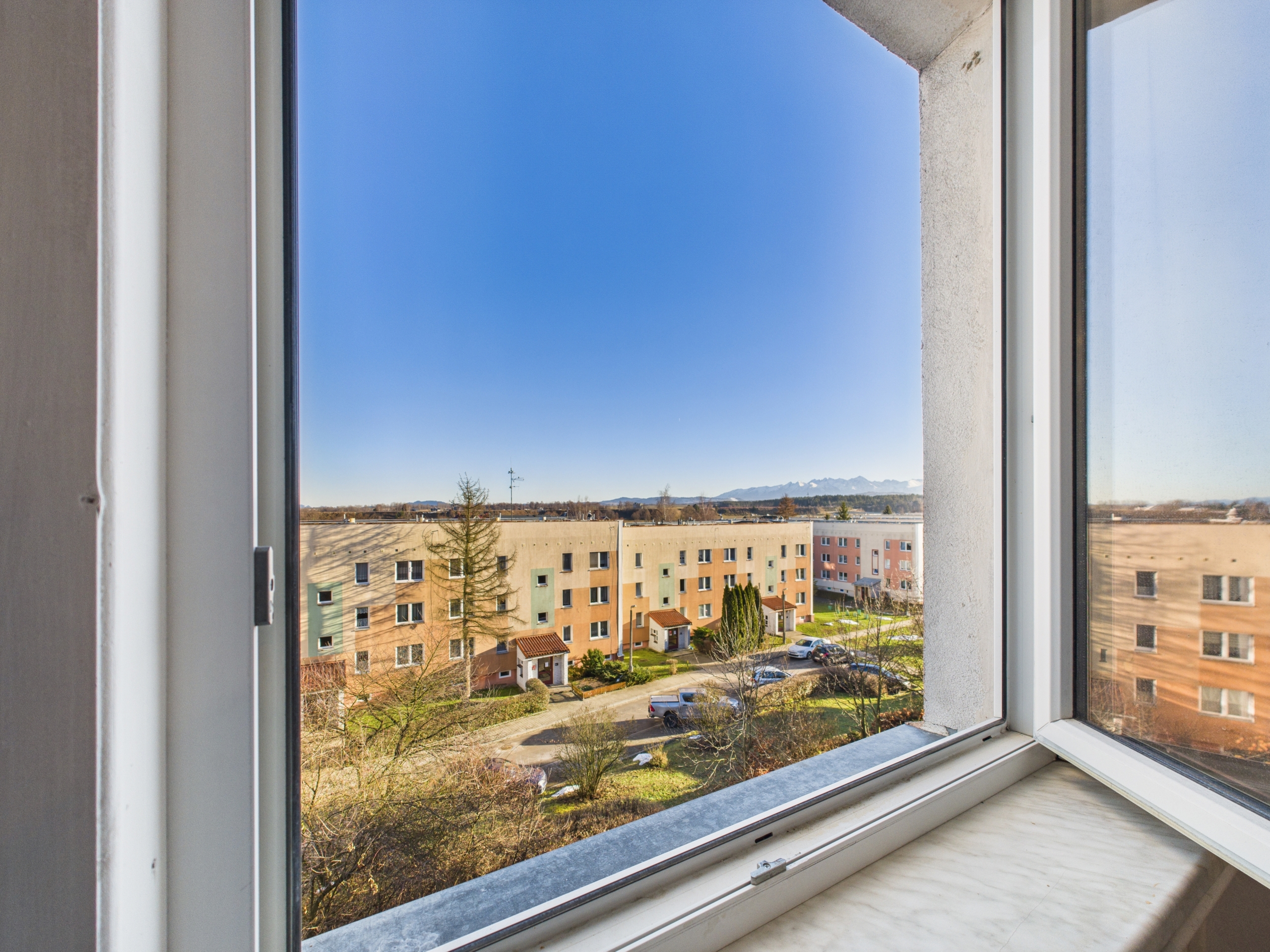 CAM05293G0-PR0022-STILL008