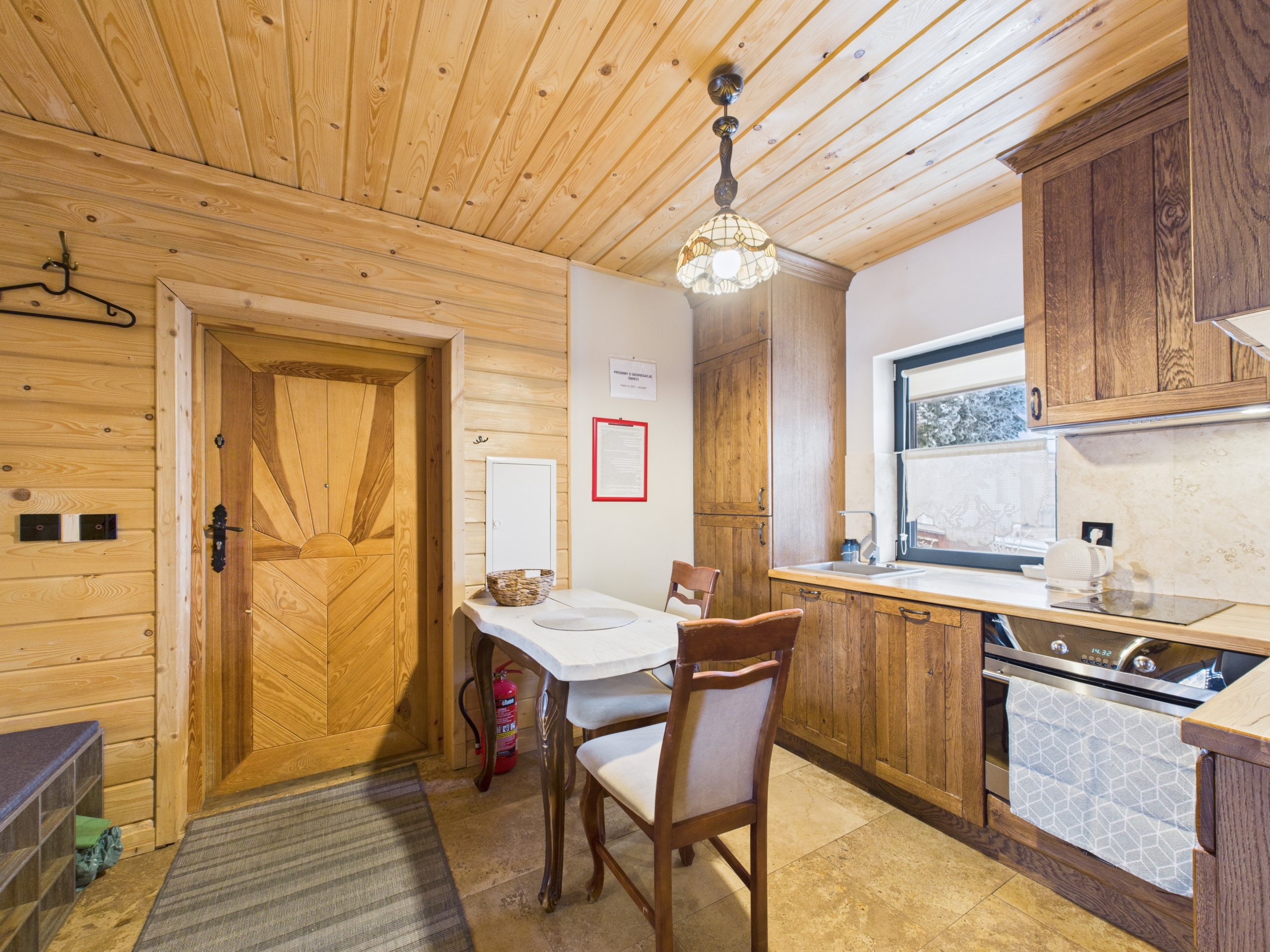 CAM05293G0-PR0024-STILL009