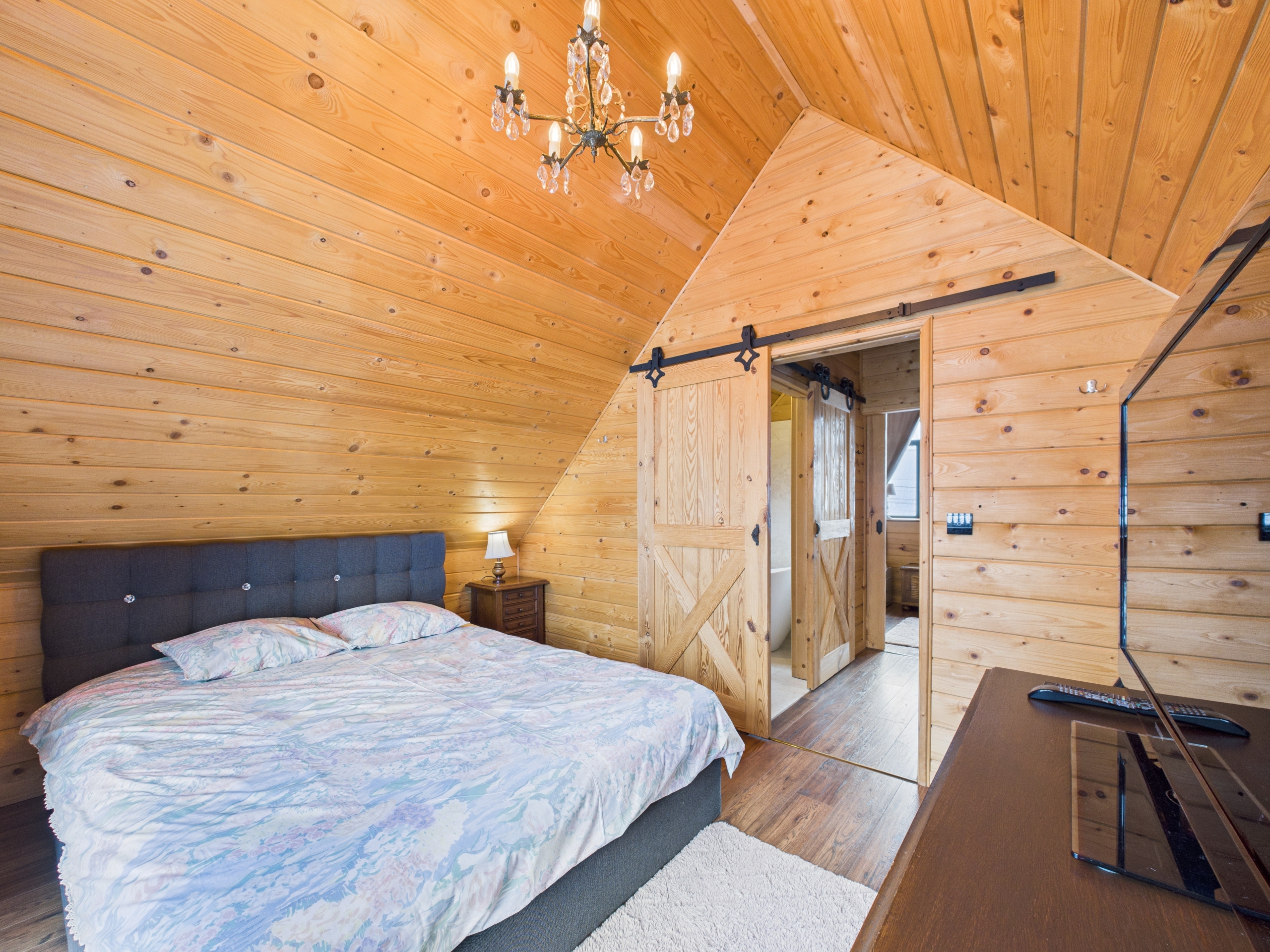 CAM05293G0-PR0024-STILL021