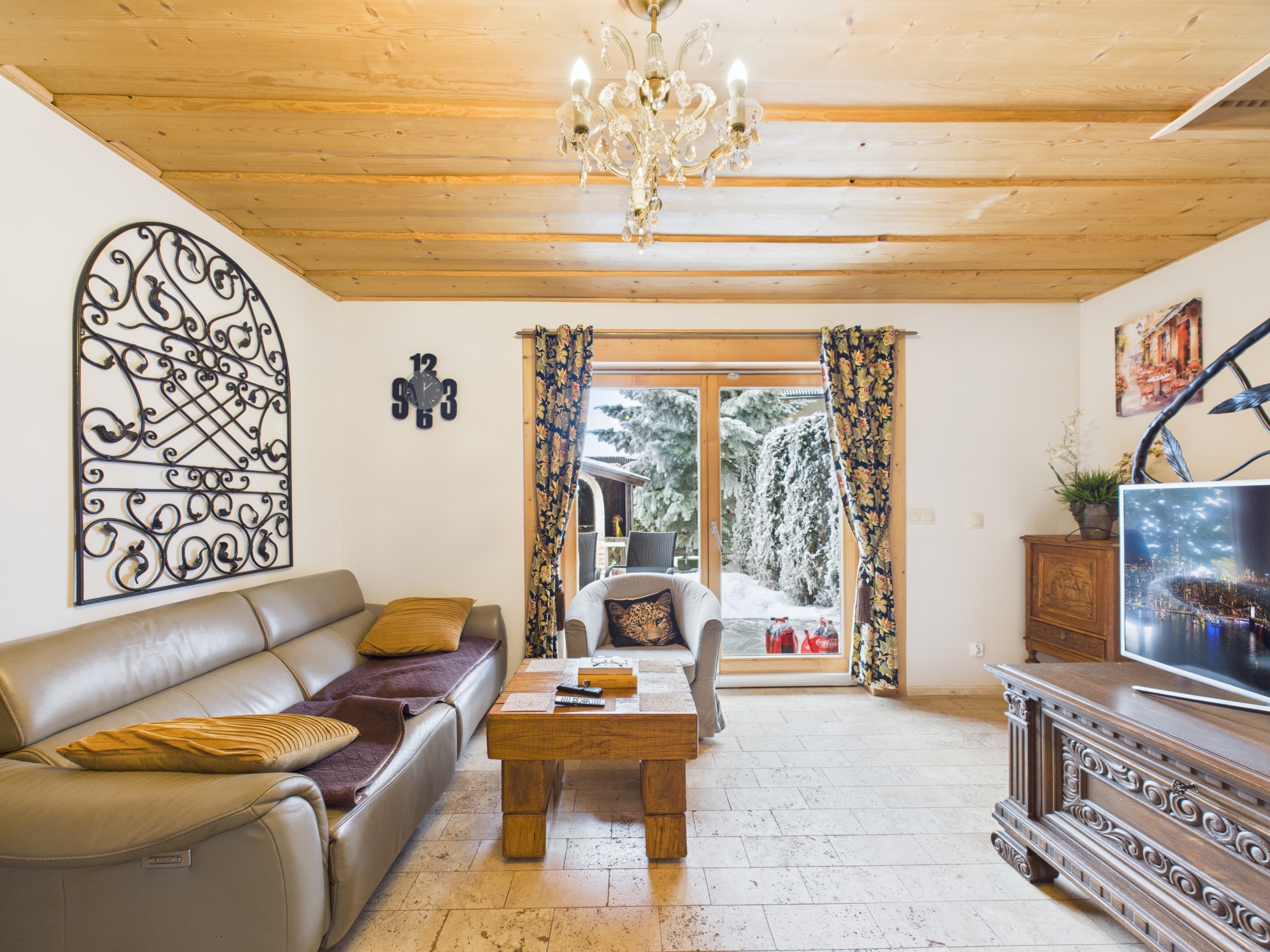 CAM05293G0-PR0024-STILL032