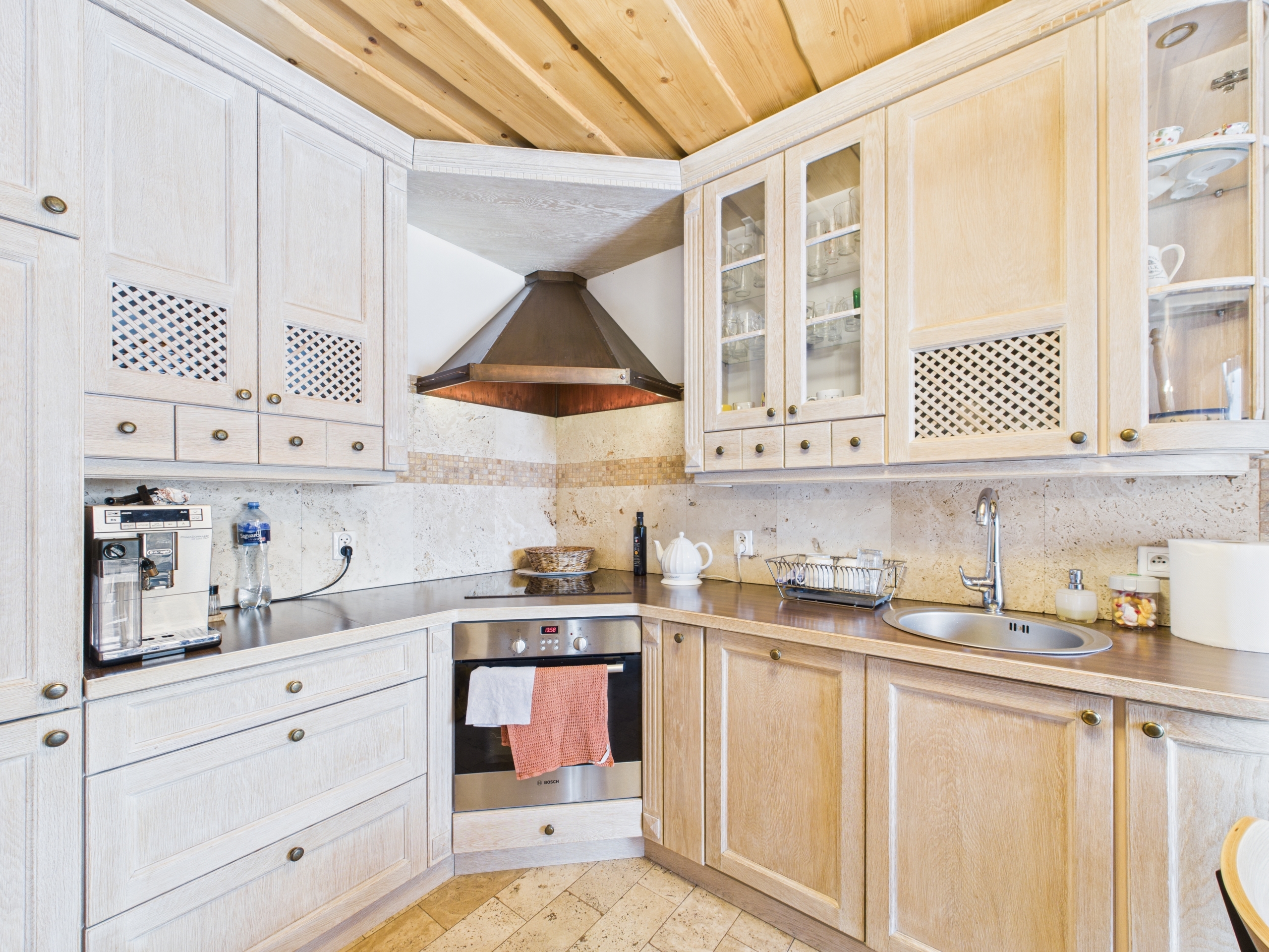 CAM05293G0-PR0024-STILL042